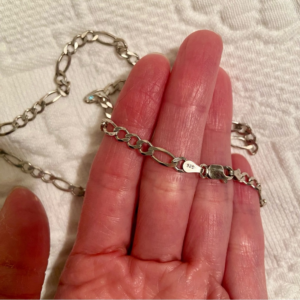 Elegant Sterling Silver 925 Italy Figaro Chain Necklace - Picture 4 of 4